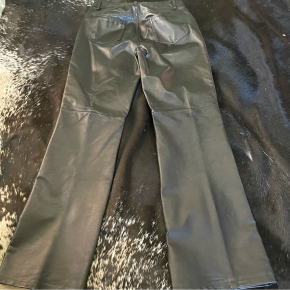 Jeanology 100% Leather Pants! Size 6 T NWOTS‎ Measures 30 X 10.5 X 33 Lined - Picture 7 of 8